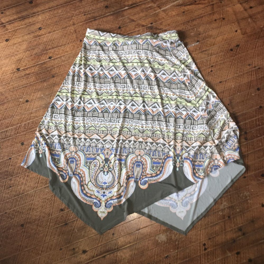 Chico’s 1 handkerchief hem knit skirt